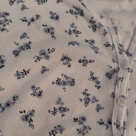 Top - Picture 2 of 3